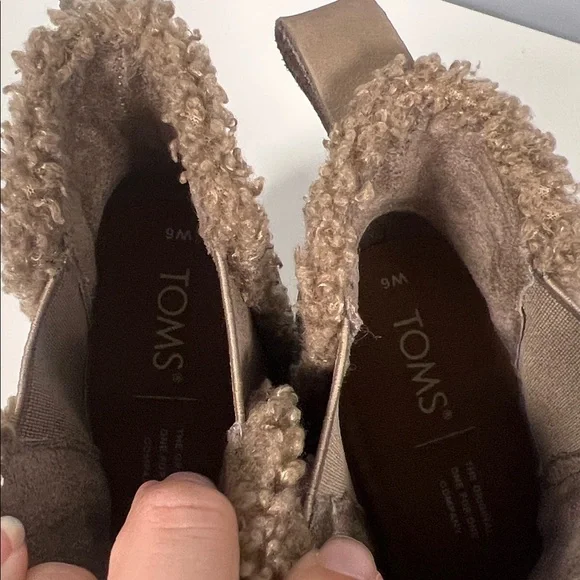 Toms Women's Brown Tan Heeled Ankle Boots with Faux Fur Trim Size 9 - Picture 9 of 9